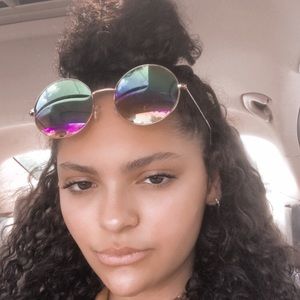 Meet your Posher, Jocelyn